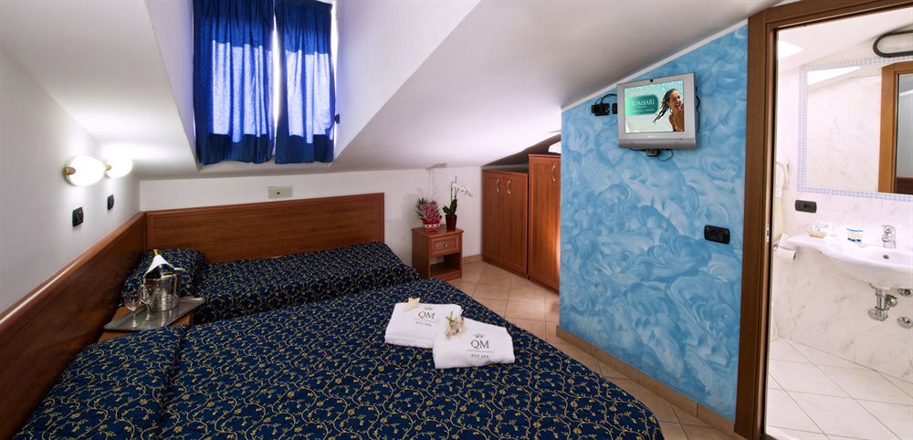 Hotel Queen Mary Cattolica Exterior foto