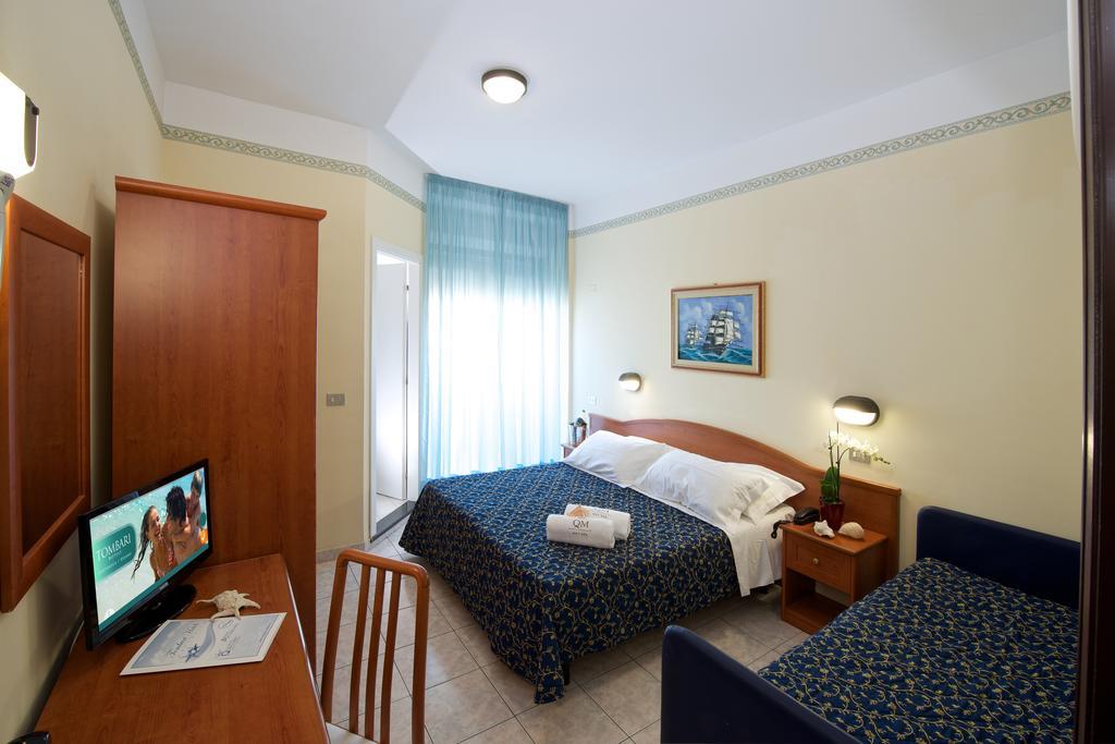 Hotel Queen Mary Cattolica Quarto foto