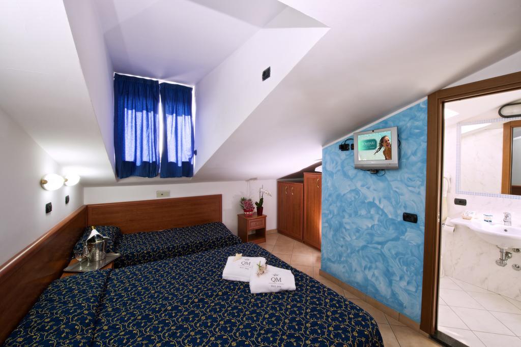 Hotel Queen Mary Cattolica Quarto foto